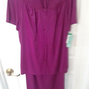 VANITY FAIR 100% NYLON MAROON 2 PC PAJAMA SET NEW